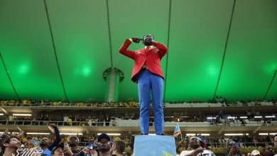 «مجسمه زنده» کنگو سرانجام جام جهانی 2026 را از نزدیک دید / جام جهانی 2026 , فوتبال کنگو , میشل انکوکا امبولادینگا , پاتریس لومومبا , هوادار مشهور