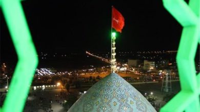 اهتزاز پرچم سرخ حسینی بر فراز سمنان/تجدید میثاق عاشورایی / اخبار سمنان - اخبار استانها