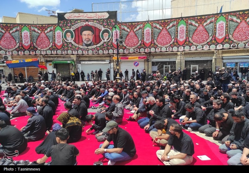 طنین «حی علی الصلاه» در قلب زنجان؛ وقتی میدان انقلاب کربلا شد / اخبار زنجان - اخبار استانها