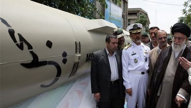 تصویری دیدهنشده از رهبر شهید انقلاب کنار موشک سجیل / اخبار سیاسی روز , اخبار نیروهای مسلح ایران