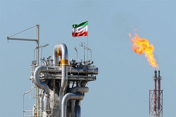 جهش قیمت نفت در پی اعلام مجدد تحریمهای آمریکا علیه نفت ایران