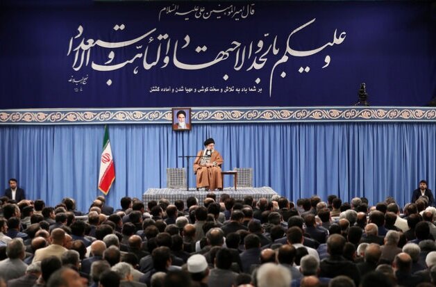 تاکید رهبر انقلاب بر احیای کارخانهها و تکریم تولیدکنندگان / احیای کارخانه , تولید داخلی , اشتغال , رهبر انقلاب , بنگاههای کوچک و متوسط
