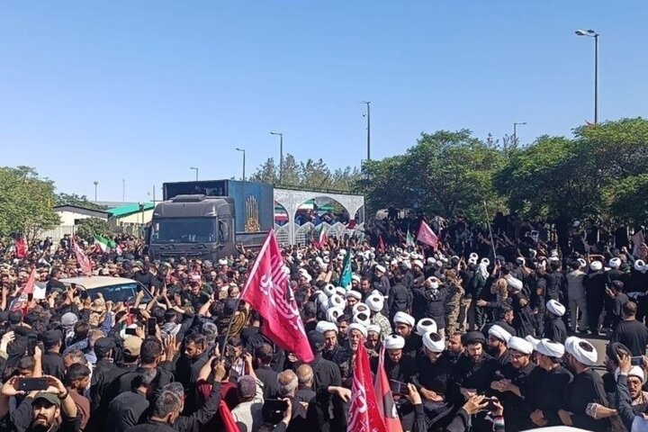 توجه رسانهها به حضور میلیونی مردم در مشهد با وجود تجاوزات آمریکا