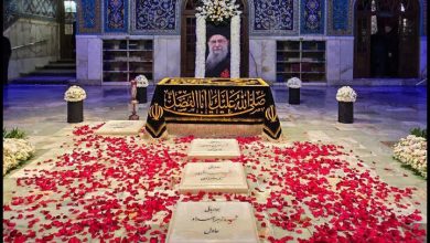 عزاداری جوانان بحرینی برای رهبر شهید ایران و بیعت با رهبر جدید+ فیلم