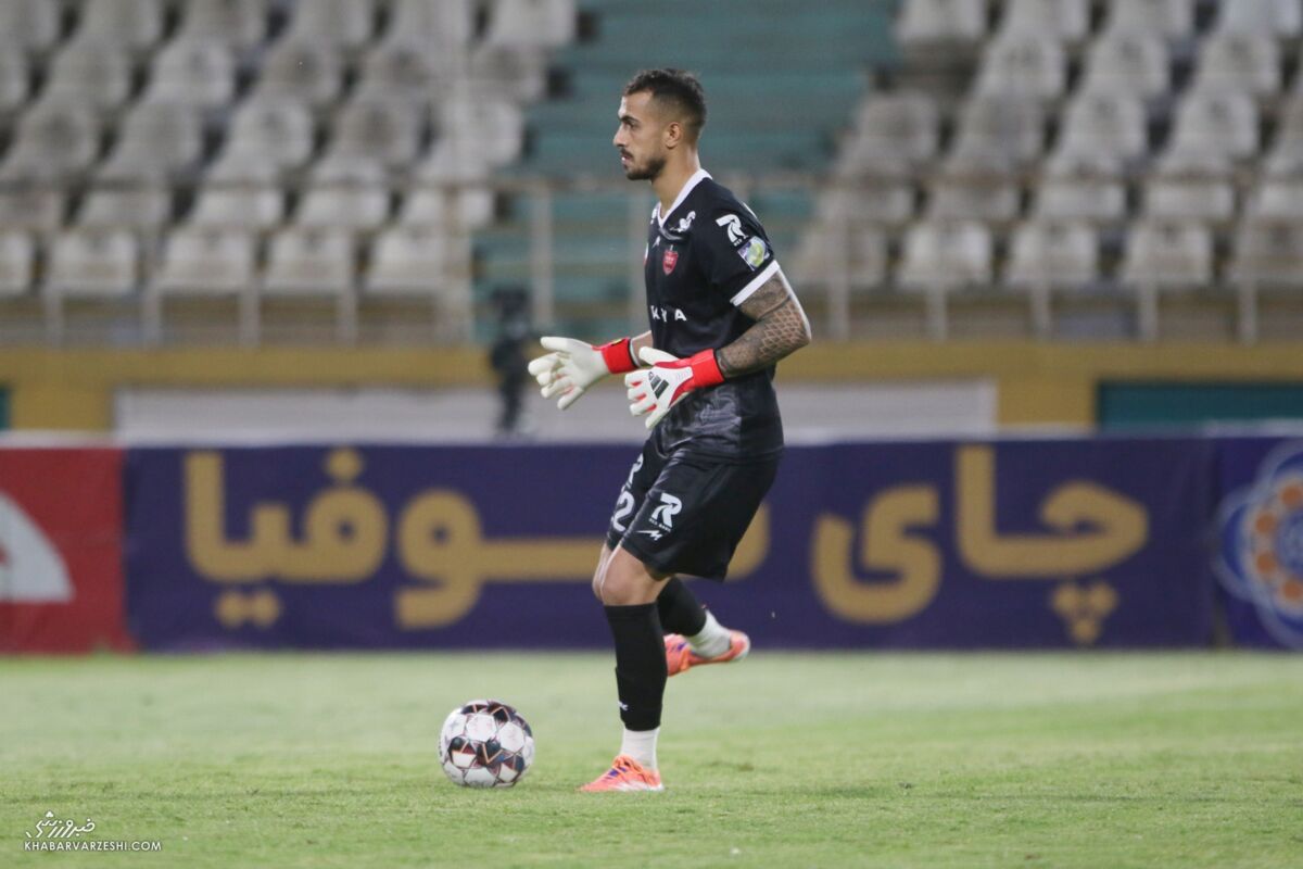 رفیعی در پرسپولیس ماندنی شد؛ گلر جوان سرخها به زودی قراردادش را تمدید میکند / امیررضا رفیعی , پرسپولیس , مهدی تارتار , فوتبال ایران , تمدید قرارداد