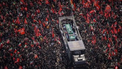 نمایی هوایی از خودروی حامل پیکر امام شهید امت در خیابان آزادی / اخبار سیاسی روز , اخبار سیاست داخلی