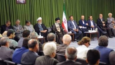 شعرخوانی کردی؛ روایت ارادت شاعر کردستانی در محضر رهبر شهید انقلاب+فیلم / اخبار کردستان - اخبار استانها