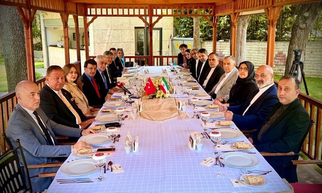 ترکیه: آمادگی برای مشارکت در بازسازی و توسعه اقتصادی ایران / ترکیه , ایران , بازسازی , توسعه اقتصادی , همکاری تجاری