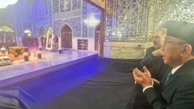 ادای احترام وزیر خارجه و رئیس مجلس اندونزی در مرقد قائد شهید ایران / اخبار خراسان رضوی - اخبار استانها
