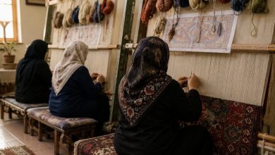 هنر فرشبافی؛ نماد هویت فرهنگی و فرصتی برای اشتغال زنان / صنایع دستی , فرش بافی , اشتغال زنان , هویت فرهنگی , کارآفرینی