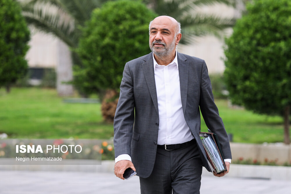 وزیر کار: نگاه رهبر انقلاب به رابطه کارگر و کارفرما، بر همافزایی تاکید داشت / وزیر کار , رابطه کارگر و کارفرما , رهبر انقلاب , همافزایی , اشتغال