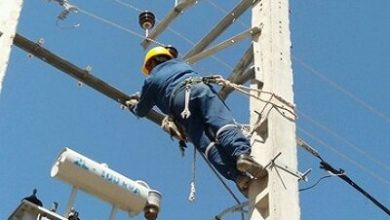 توانیر: تلاش شبانهروزی کارکنان صنعت برق برای رفع آسیبهای شبکه در جنوب کشور / توانیر , شبکه برق , استانهای جنوبی , تعمیرات , زیرساخت