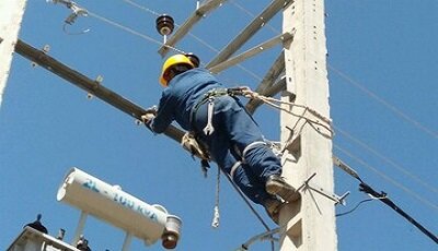 توانیر: تلاش شبانهروزی کارکنان صنعت برق برای رفع آسیبهای شبکه در جنوب کشور / توانیر , شبکه برق , استانهای جنوبی , تعمیرات , زیرساخت