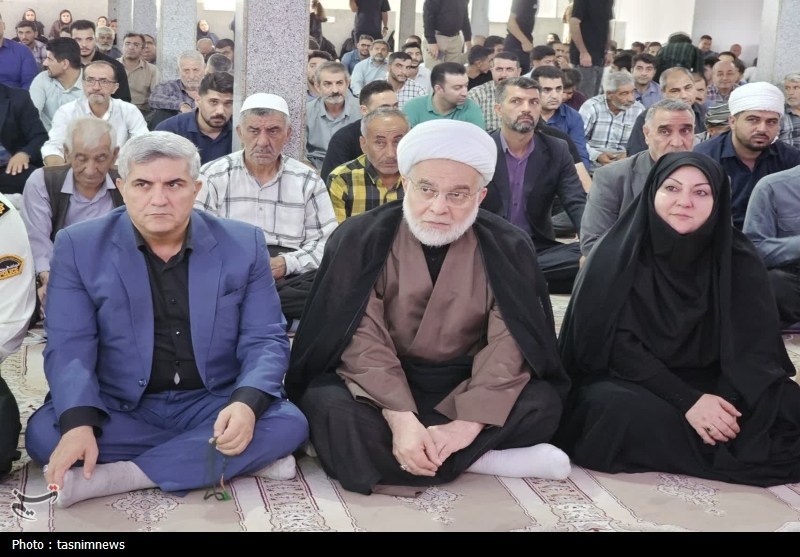 حضور مردم در یادواره رهبر شهید تجدید بیعت با انقلاب و مطالبهگری برای انتقام است / اخبار کردستان - اخبار استانها