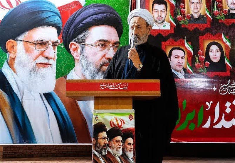 وداع و تشییع باشکوه رهبر نشان از اعطا عزت الهی است / اخبار کاشان - اخبار استانها