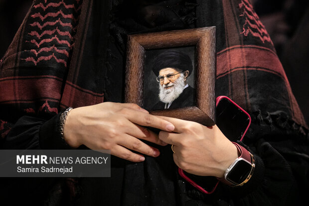 العهد: میلیونها عراقی خود را برای مراسم تشییع رهبر شهید آماده میکنند