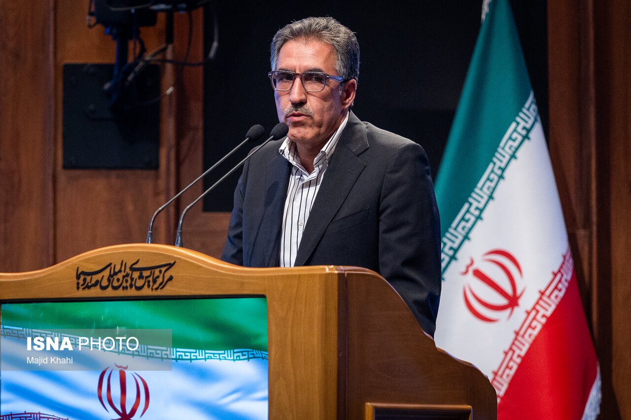 رئیس کمیسیون صنایع مجلس: دولت موانع داخلی تولیدکنندگان را کاهش دهد / تولیدکنندگان , کمیسیون صنایع , موانع تولید , کاهش موانع , مقررات دست و پاگیر