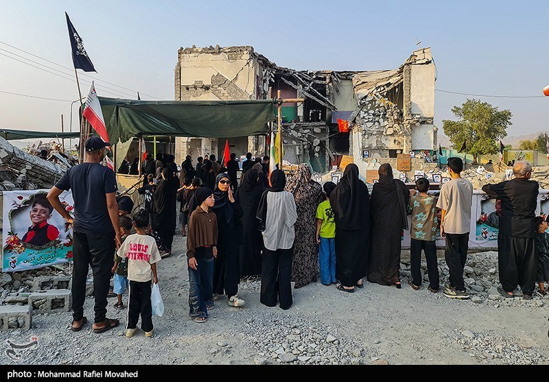 حرکت دسته خانواده شهدای میناب برای وداع با آقای شهید ایران / اخبار سیاسی روز , اخبار سیاست داخلی