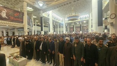 اقامه نماز بر پیکر خلبان کاظمی در حرم شاهچراغ (ع) / اخبار فارس - اخبار استانها