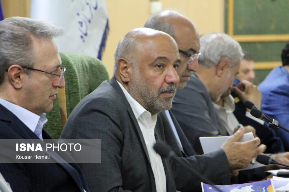 وزیر کار عازم عسلویه شد؛ بررسی خسارتهای جنگ بر صنایع / وزیر کار , عسلویه , خسارت جنگ , صنایع , اقتصاد
