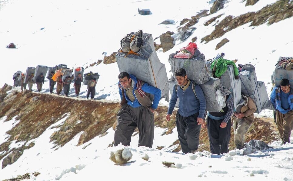 صنایع لوازمخانگی و نساجی: قانون تجارت مرزی به جای حمایت، واردات را تسهیل کرده است / تجارت مرزی , لوازم خانگی , نساجی , تولید داخلی , واردات