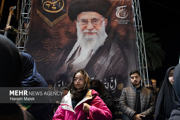 المسیره: شهید امام خامنه ای در قلب مردم یمن جای دارند