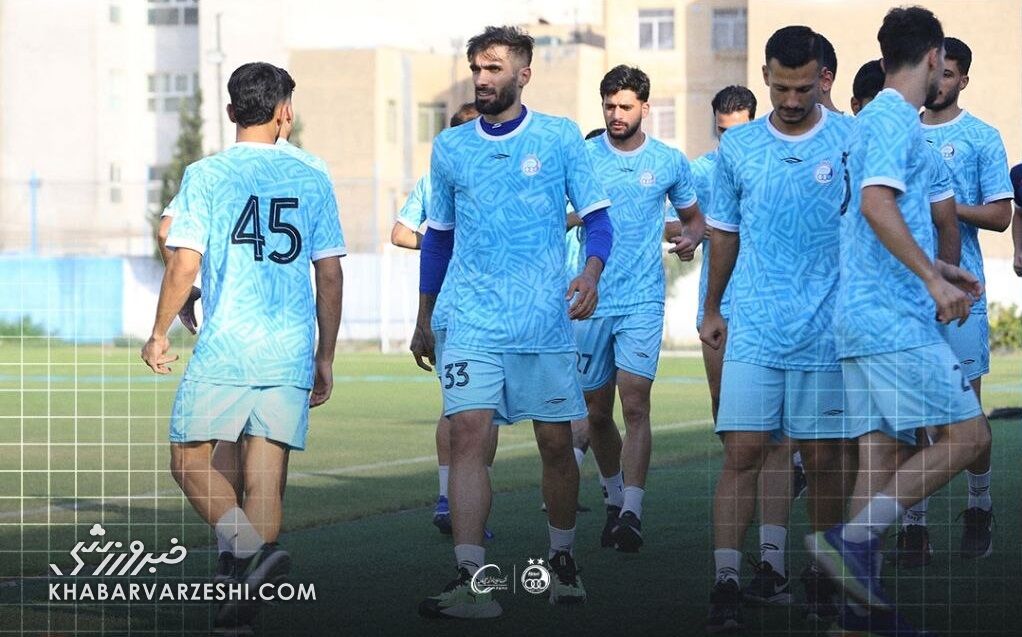 خارجیهای استقلال از ترس جنگ گریختند؟؛ مقایسه تمرینات آبیها با پرسپولیس / استقلال , پرسپولیس , بازیکنان خارجی , تمرینات , نقل و انتقالات