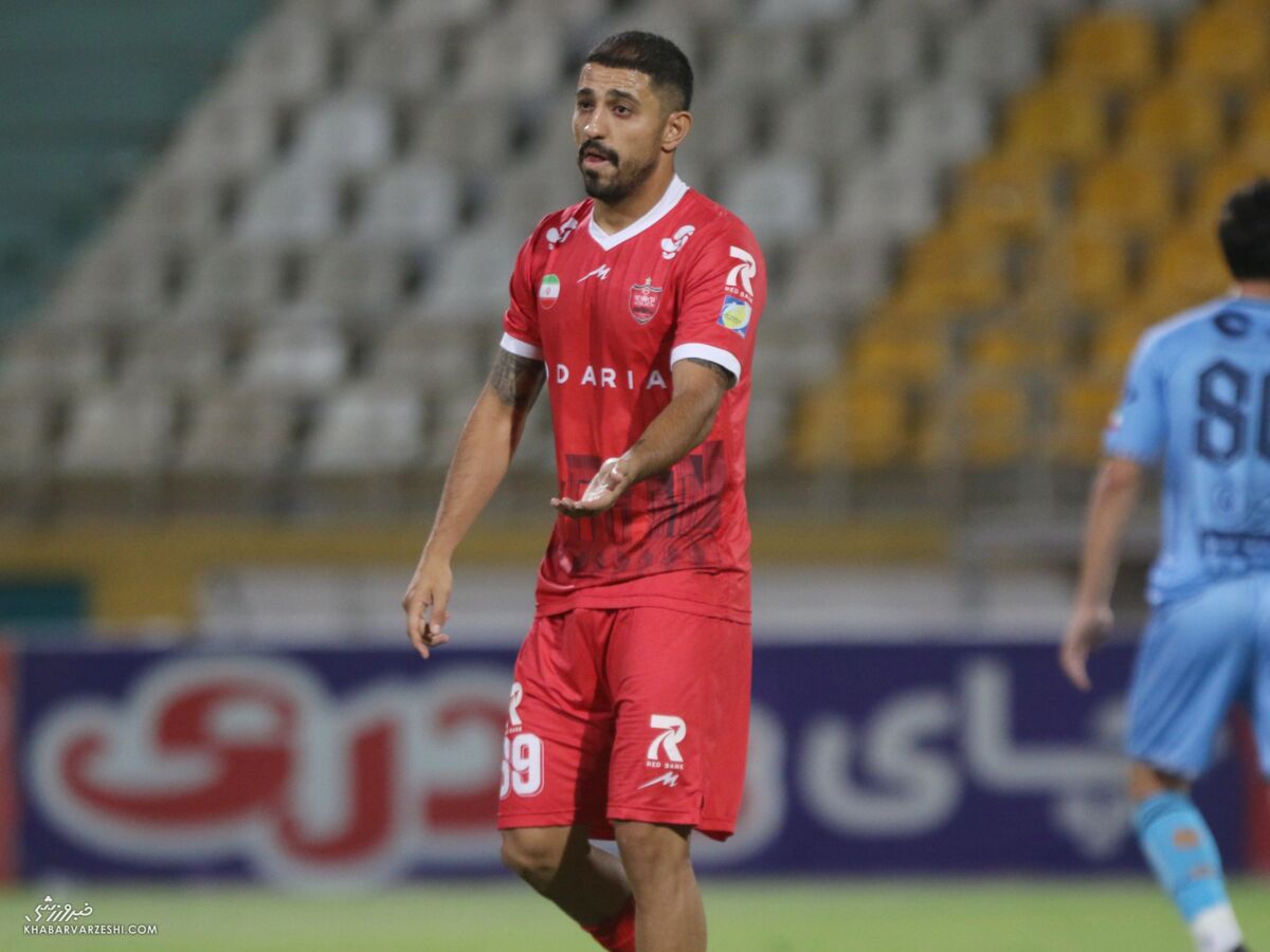 کاظمیان در راه سیرجان؛ انتقال پرسپولیسی به گلگهر در ازای لطیفیفر / امین کاظمیان , پرسپولیس , گل گهر , پوریا لطیفی فر , نقل و انتقالات