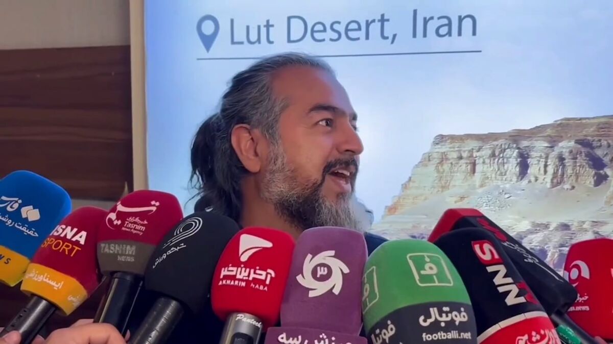 واکنش شدید هواداران تیم ملی به نام معین در جام جهانی؛ مصاحبه قطع شد / تیم ملی فوتبال , جام جهانی , هواداران , معین , اعتراض