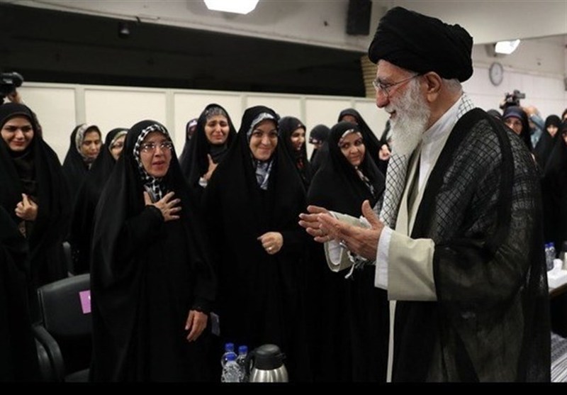 آخرین افطار شاعرانه در محضر رهبر شهید انقلاب؛ خاطرهای که با خبر شهادت به بغض تبدیل شد / اخبار کردستان - اخبار استانها