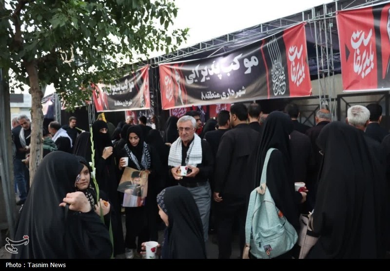 1452 عمود عشق/ روایت موکبی که خستگی را از پای زائران میشوید / اخبار لرستان - اخبار استانها