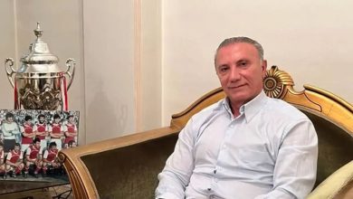 حضور حمید درخشان در جشن تولد پیشکسوت استقلال؛ رقابت دوستانه در میان رقبا / جواد قراب , حمید درخشان , استقلال , پرسپولیس , پیشکسوتان فوتبال