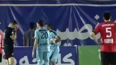 اعتراض هواداران چادرملو به قضاوت بیژن حیدری مقابل تراکتور / چادرملو , تراکتور , بیژن حیدری , اعتراض هواداران , داوری