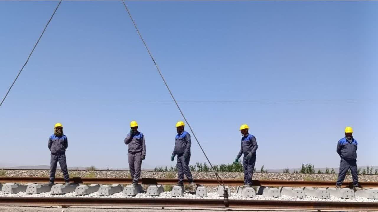 آغاز ریلگذاری اتصال راهآهن سبزوار به شبکه سراسری؛ گامی در توسعه کریدورهای ریلی / سبزوار , راهآهن , ریلگذاری , کریدورهای ریلی , حمل و نقل