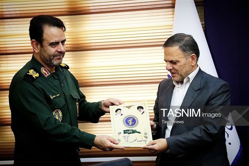تجلیل فرمانده سپاه زنجان از استاندار / اخبار زنجان - اخبار استانها