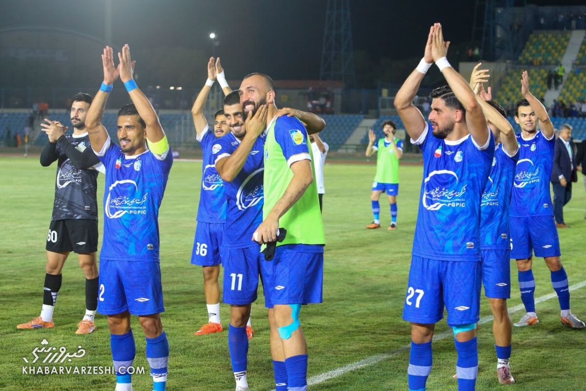 استقلال با برد ۴ گله استارت زد؛ اما مشکلات ریشهدار همچنان پابرجاست / استقلال , سهراب بختیاریزاده , لیگ برتر , مس شهر بابک , مشکلات باشگاه