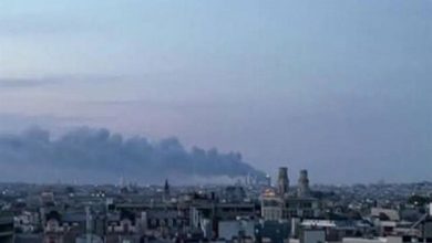 حریق گسترده در نزدیک فرودگاه پاریس؛ ۲ باند فرودگاه بسته شد