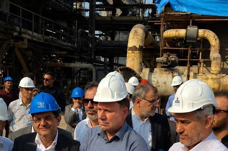 بازدید میدانی وزیر امور اقتصادی و دارایی از پالایشگاه سوم پارس جنوبی / اخبار بوشهر - اخبار استانها