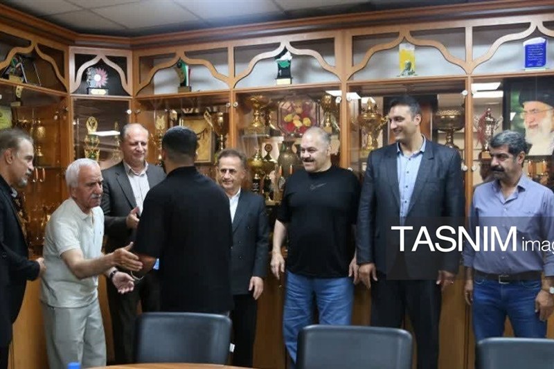 قهرمانان ورزشی کردستان زیر چتر حمایت؛ تجلیل از محمدحسین نوروزیان+تصویر / اخبار کردستان - اخبار استانها