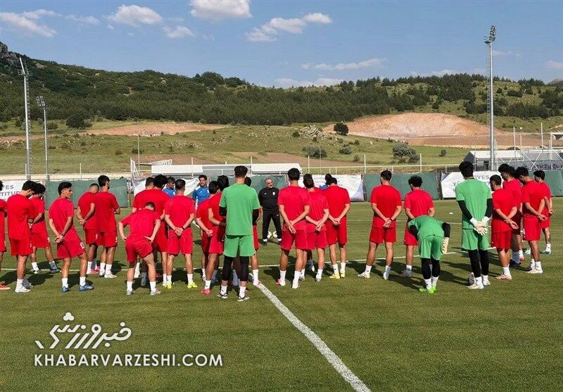 ابهام در هزینههای اسکان تیمهای ملی فوتبال جوانان و امید ایران در ترکیه؛ امضای دبیرکل فدراسیون زیر سوال است / تیم ملی جوانان , تیم ملی امید , فدراسیون فوتبال , هزینه هتل , اردوی ترکیه