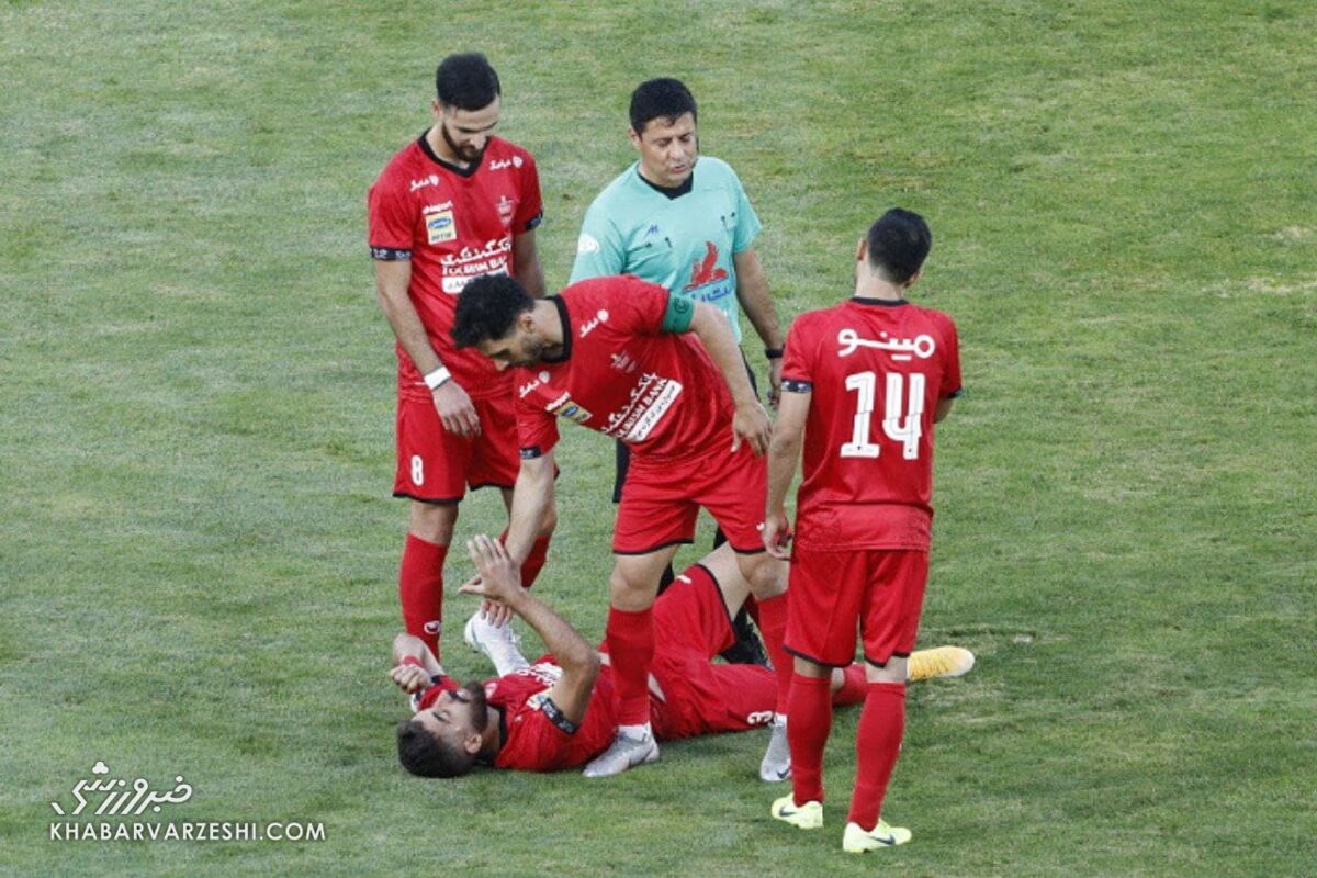 علیرضا فغانی: از هواداران پرسپولیس عذرخواهی میکنم؛ پنالتی مقابل ذوبآهن اشتباه بود / علیرضا فغانی , پرسپولیس , ذوب آهن , اشتباه داوری , فوتبال ایران