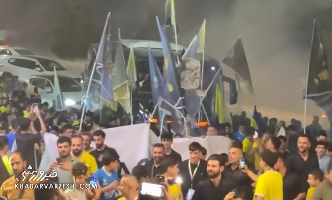 شادی هواداران دهوک برای شاگردان گلمحمدی پیش از مصاف با الطلبه / دهوک , طلبه , لیگ عراق , یحیی گلمحمدی , هواداران