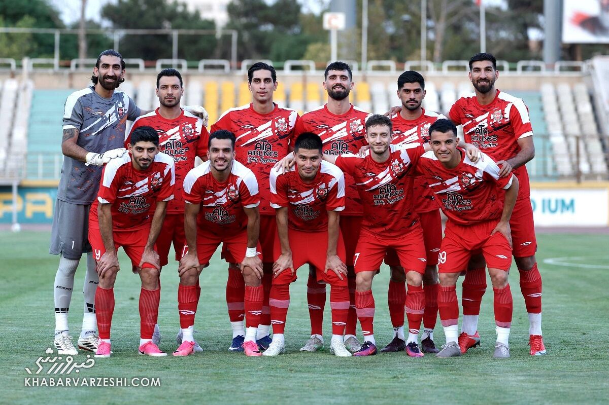 تراکتور از لباسهای فصل جدید رونمایی کرد؛ پیوندی از تاریخ، فرهنگ و هویت / تراکتور , لباس تراکتور , فوتبال ایران , هویت باشگاه , طرح جدید