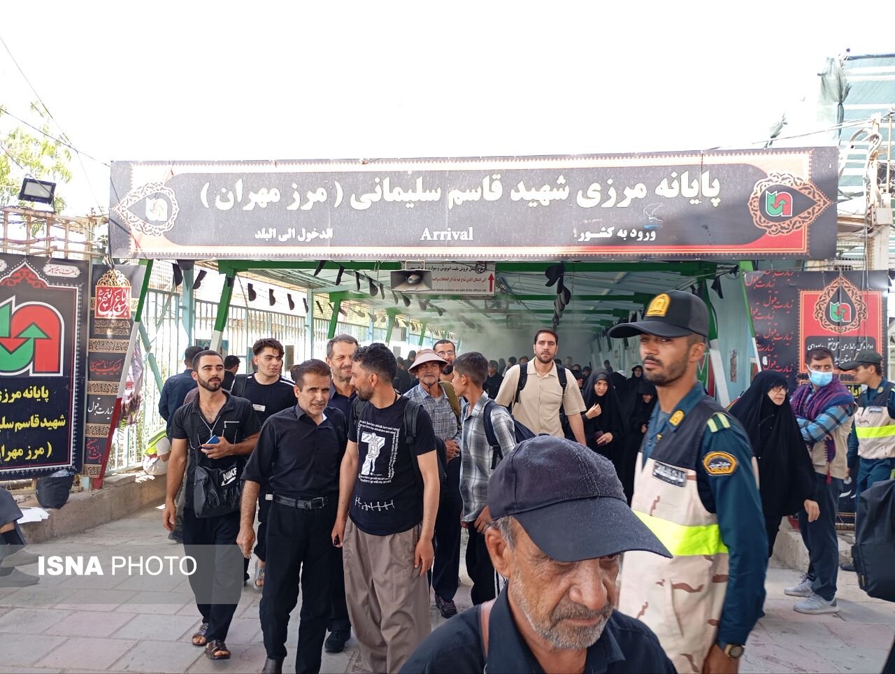خروج زمینی بیش از ۲.۷ میلیون زائر اربعین از کشور / زائران اربعین , مرز مهران , سازمان راهداری , تردد زمینی , بازگشت زائران