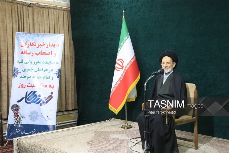 خبرنگاران باید صدای حقیقت را از حصار روایتهای تحمیلی عبور دهند / اخبار خراسان جنوبی - اخبار استانها