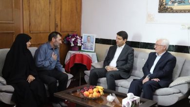 دیدار وزیر ارتباطات با خانواده شهید مایوان در بجنورد / وزیر ارتباطات , شهید , خانواده شهید , بجنورد , امیر بهادر مایوان