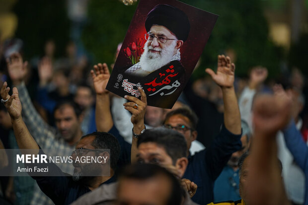 آیتالله خامنهای نماد وحدت، بیداری و شجاعت در برابر دشمن بود