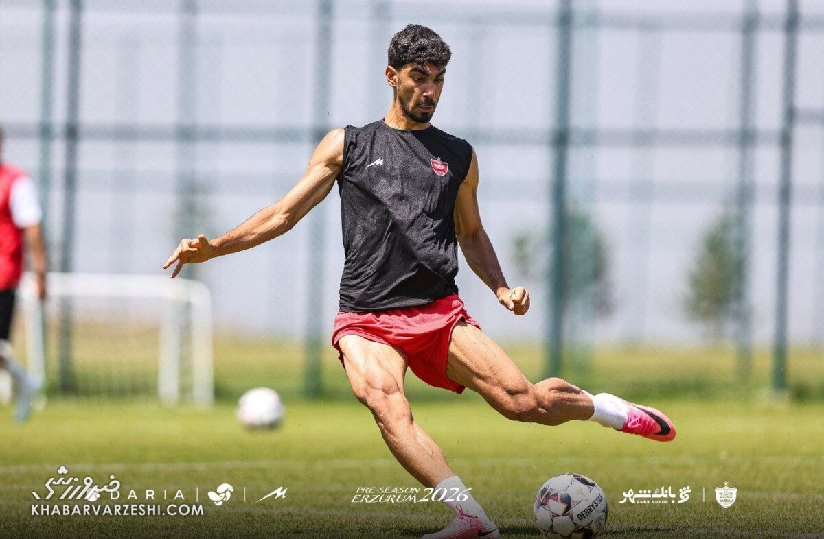مهاجم پرسپولیس با ۶ گل آقای دیدارهای تدارکاتی شد / پرسپولیس , پوریا شهرآبادی , لیگ برتر , دیدار دوستانه , گلزنان
