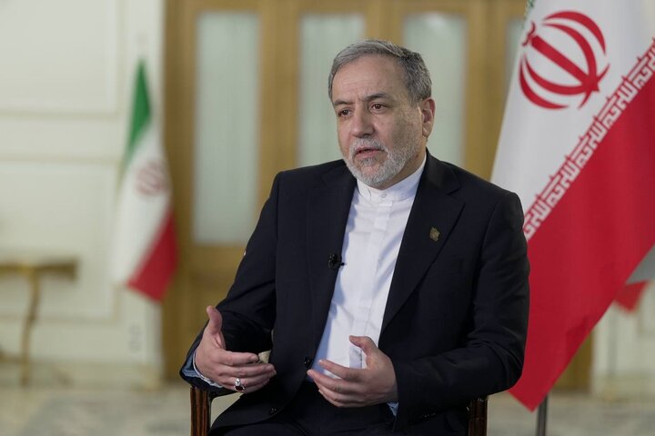 محور گفتگوی عراقچی با العربی الجدید درباره نشست عمان درباره تنگه هرمز