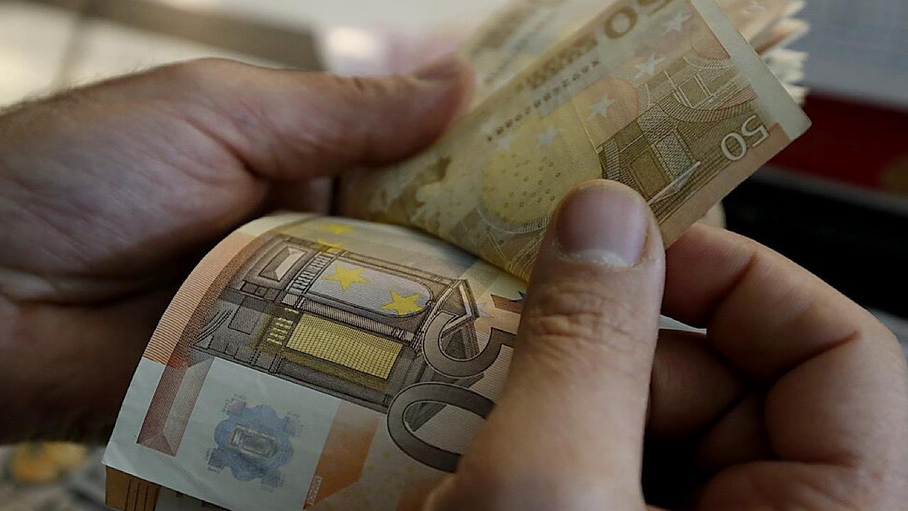 عزل ۱۱ رئیس شعبه بانک به دلیل فراهم کردن زمینه سوءاستفاده در بازار ارز و طلا / بانک مرکزی , بازار ارز , بازار طلا , اقدامات انضباطی , روسای شعب بانک